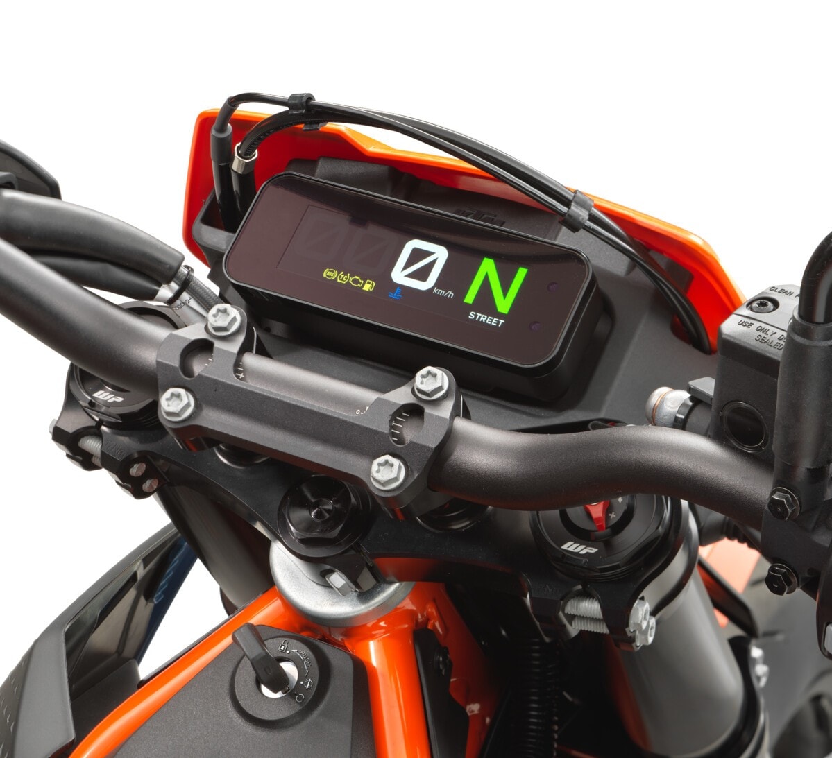 Presentate le nuove KTM 690 Enduro R e 690 SMC R 2026